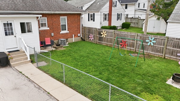 527 W Market St, 4 Bedrooms Bedrooms, 11 Rooms Rooms,2 BathroomsBathrooms,Residential,For Sale,W Market St,114913
