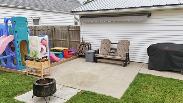527 W Market St, 4 Bedrooms Bedrooms, 11 Rooms Rooms,2 BathroomsBathrooms,Residential,For Sale,W Market St,114913