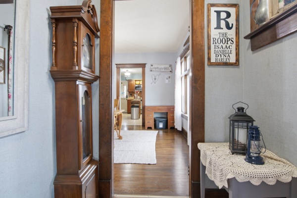 527 W Market St, 4 Bedrooms Bedrooms, 11 Rooms Rooms,2 BathroomsBathrooms,Residential,For Sale,W Market St,114913