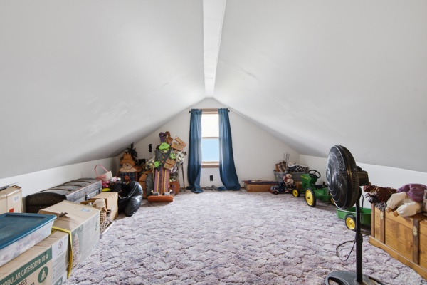527 W Market St, 4 Bedrooms Bedrooms, 11 Rooms Rooms,2 BathroomsBathrooms,Residential,For Sale,W Market St,114913