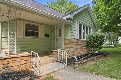 515 S Vine St, 3 Bedrooms Bedrooms, 8 Rooms Rooms,1 BathroomBathrooms,Residential,For Sale,S Vine St,114917
