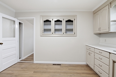 515 S Vine St, 3 Bedrooms Bedrooms, 8 Rooms Rooms,1 BathroomBathrooms,Residential,For Sale,S Vine St,114917
