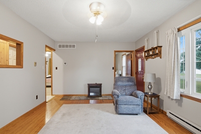 724 Airport Ave, 2 Bedrooms Bedrooms, 4 Rooms Rooms,1 BathroomBathrooms,Residential,For Sale,Airport Ave,114923