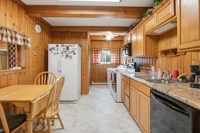 724 Airport Ave, 2 Bedrooms Bedrooms, 4 Rooms Rooms,1 BathroomBathrooms,Residential,For Sale,Airport Ave,114923