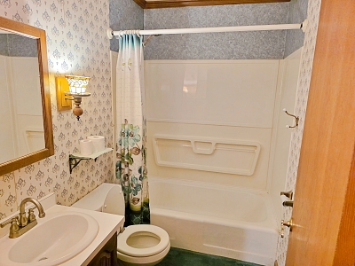 445 Cleveland St, 6 Bedrooms Bedrooms, 10 Rooms Rooms,2 BathroomsBathrooms,Residential,For Sale,Cleveland St,114949
