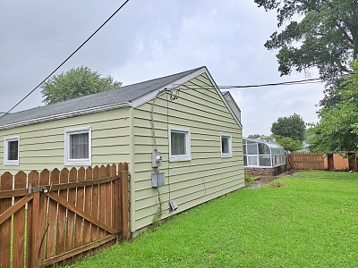 445 Cleveland St, 6 Bedrooms Bedrooms, 10 Rooms Rooms,2 BathroomsBathrooms,Residential,For Sale,Cleveland St,114949