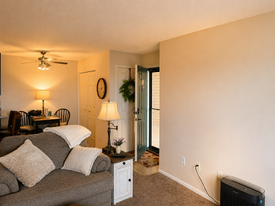 2 Bedrooms Bedrooms, 4 Rooms Rooms,2 BathroomsBathrooms,Condo-townhouse,For Sale,114951