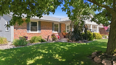 3 Bedrooms Bedrooms, 8 Rooms Rooms,2 BathroomsBathrooms,Residential,For Sale,114955