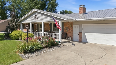 3 Bedrooms Bedrooms, 8 Rooms Rooms,2 BathroomsBathrooms,Residential,For Sale,114955