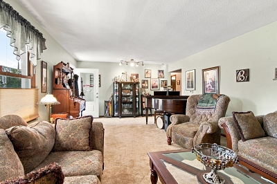 3 Bedrooms Bedrooms, 8 Rooms Rooms,2 BathroomsBathrooms,Residential,For Sale,114955
