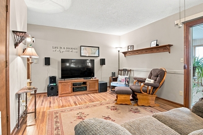 3 Bedrooms Bedrooms, 8 Rooms Rooms,2 BathroomsBathrooms,Residential,For Sale,114955