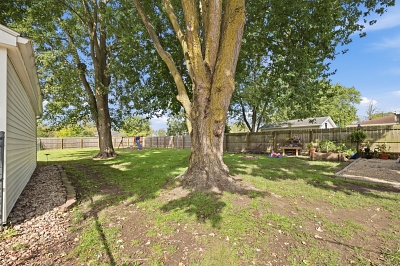 3 Bedrooms Bedrooms, 6 Rooms Rooms,2 BathroomsBathrooms,Residential,For Sale,114982