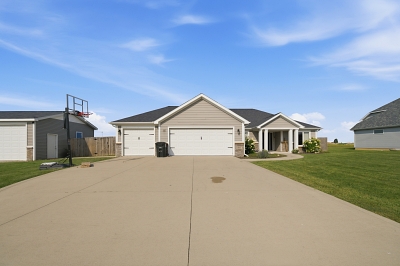 833 Brian Dr, 3 Bedrooms Bedrooms, 5 Rooms Rooms,2 BathroomsBathrooms,Residential,For Sale,Brian Dr,114983