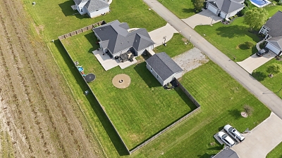 833 Brian Dr, 3 Bedrooms Bedrooms, 5 Rooms Rooms,2 BathroomsBathrooms,Residential,For Sale,Brian Dr,114983