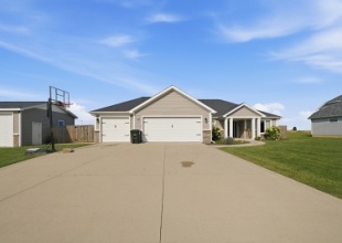 833 Brian Dr, 3 Bedrooms Bedrooms, 5 Rooms Rooms,2 BathroomsBathrooms,Residential,For Sale,Brian Dr,114983