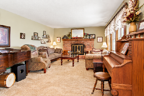 1081 Mockingbird Lane, 3 Bedrooms Bedrooms, 8 Rooms Rooms,2 BathroomsBathrooms,Residential,For Sale,Mockingbird Lane,114989